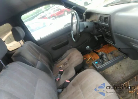 1996 Toyota Tacoma Xtracab z USA, uszkodzony, nr VIN 4TAWM72N5TZ117794